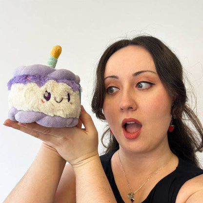 Squishable - Snacker Happy Birthday Cake S1 E1 Plush